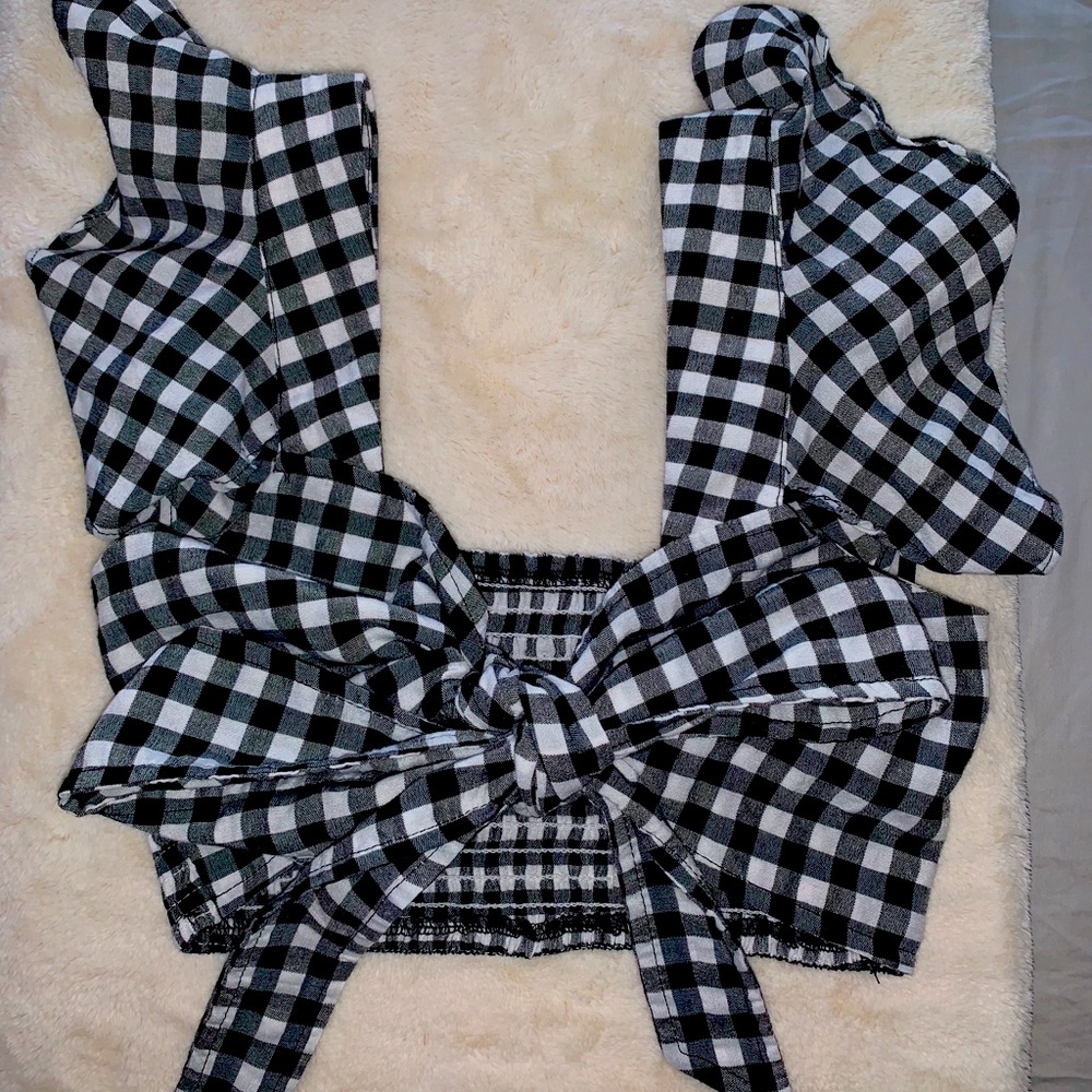 Hollister tie-back crop top